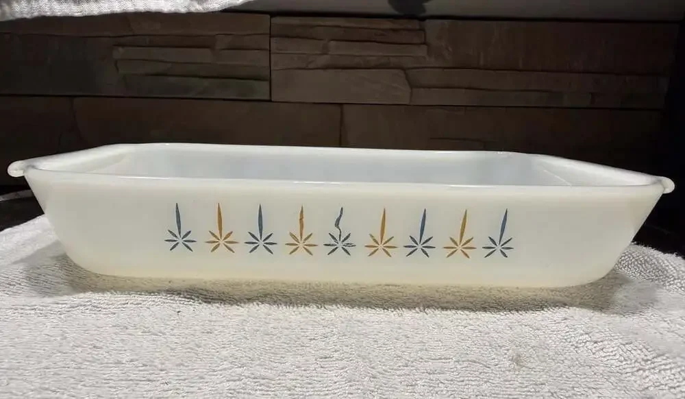 Vintage Fire King Starburst Bake Dish 1.5 Qt